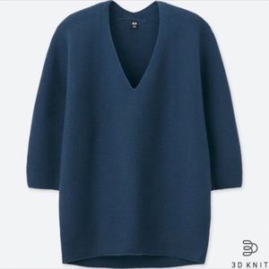 【Sold】Uniqlo Sweater 3D Cotton Cocoon V-Neck Navy